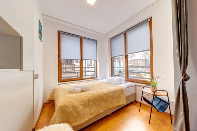 Colorful Retreat  1BD next to the slopes