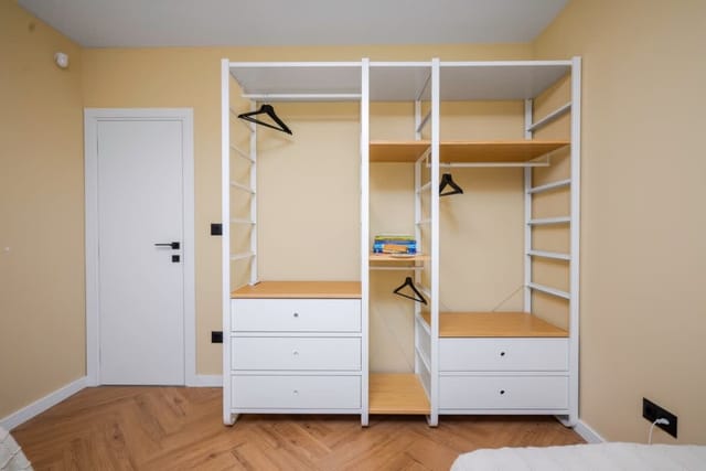 Modern&Central 2-BD with Parking