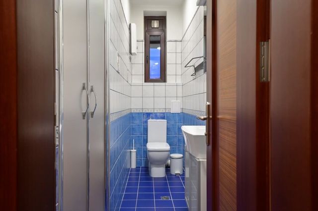 Colorful & Elegant 2BD Flat – Premium Central Stay