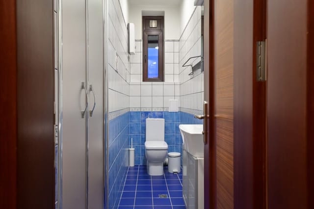 Colorful & Elegant 2BD Flat – Premium Central Stay