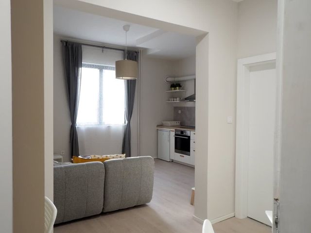 Modern Yellow 1BD Apartment | Near to Vitosha Blvd