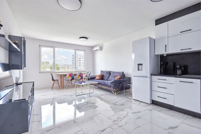 Sunny Seaside Retreat: 2BD Apartment in Nesebar