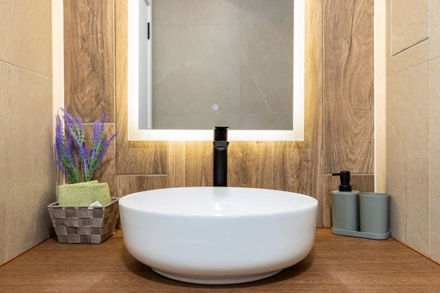 Stylish 1BD with Desk in Karshiaka