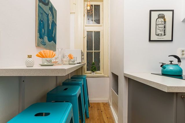 The Old Town Vintage 2-Bedroom Jewel