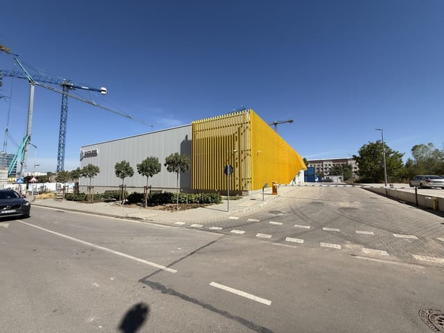 Big 5 Story Parking with security