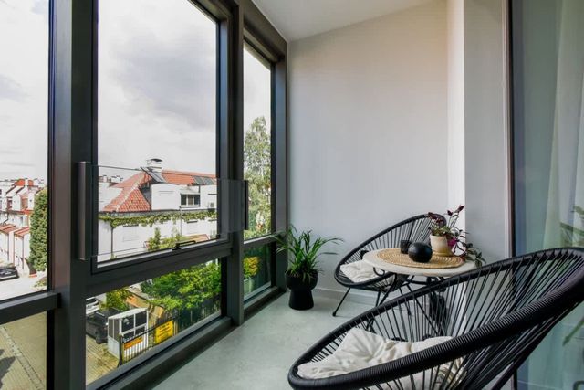 Modern & Quiet 1BR Near Center + Private Parking