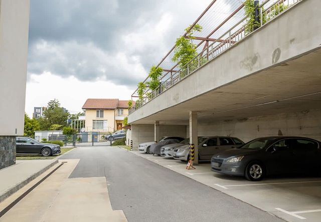 Stylish Flat with Balcony & City Views–Briz, Varna