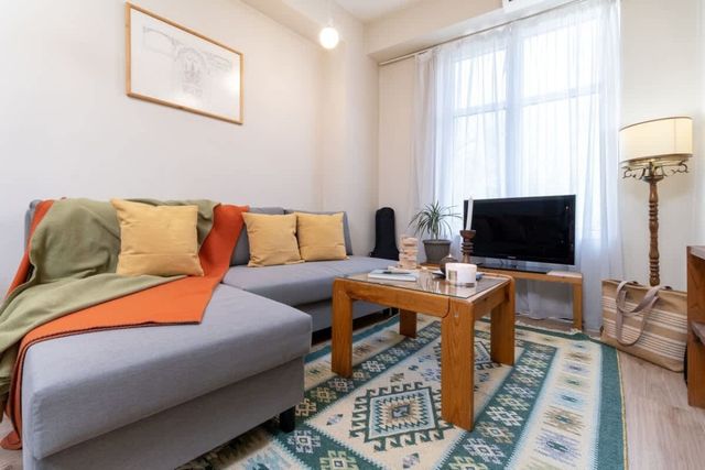 Chic Urban Getaway in City Center