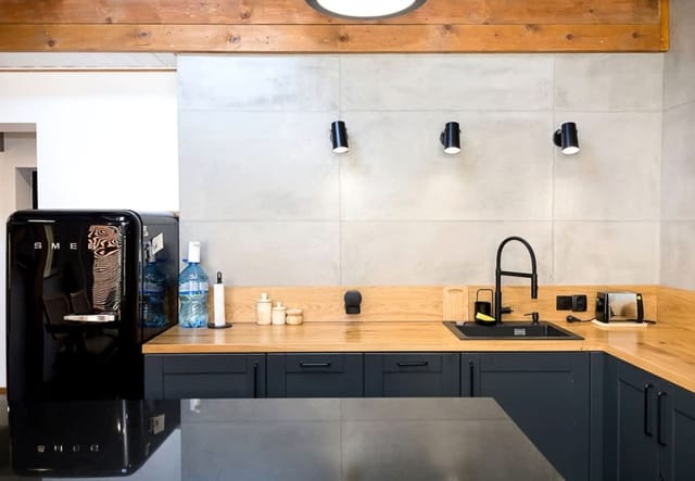 Stylish Maisonette Just Steps from the Sea Garden