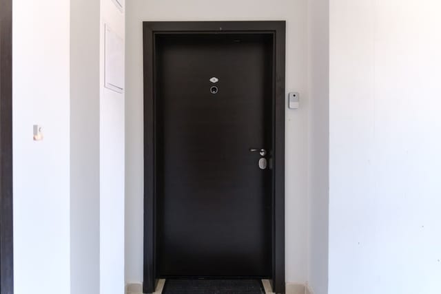 Serene Luxe Oasis Retreat on the Outskirts