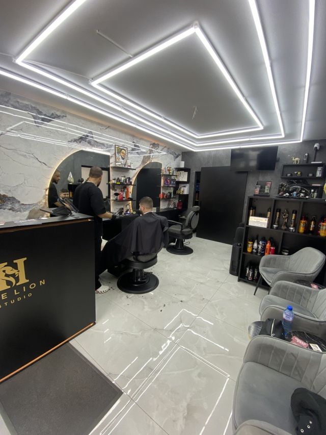 Modern Barbershop Studio