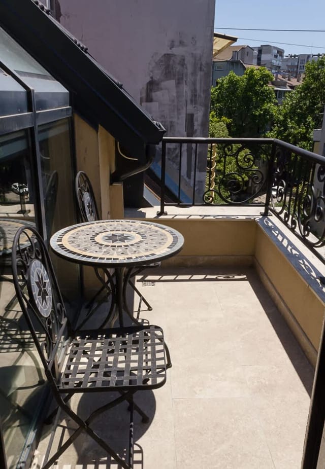 Warm&amp;Comfy 3BD Apt Varna Center - Photo 3