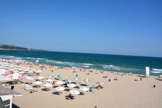 Unbeatable Location: New Lux Apartment Varna beach