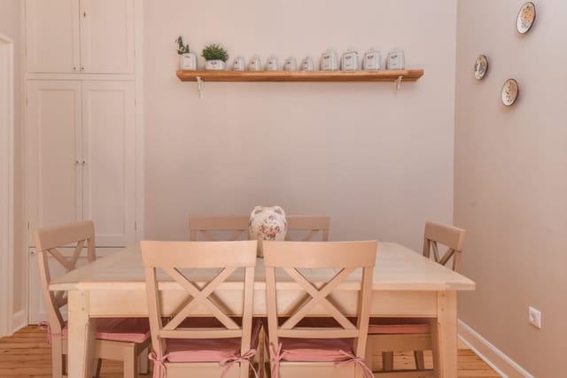 Chez Marie - Cozy One-Bedroom with Balcony