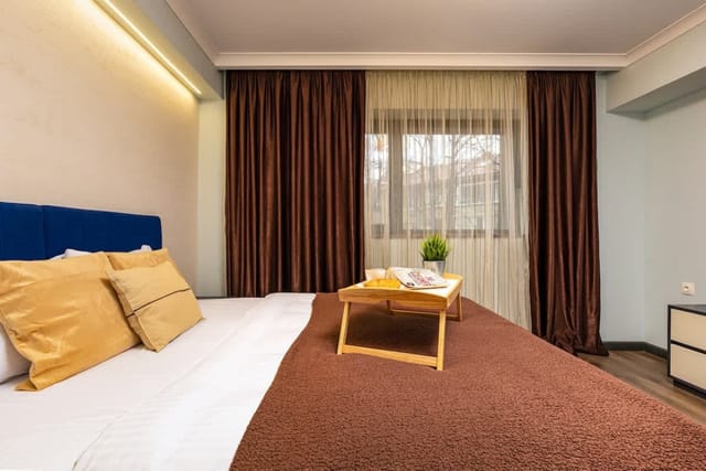 New Luxury & Bright 2 Bedroom Apartment