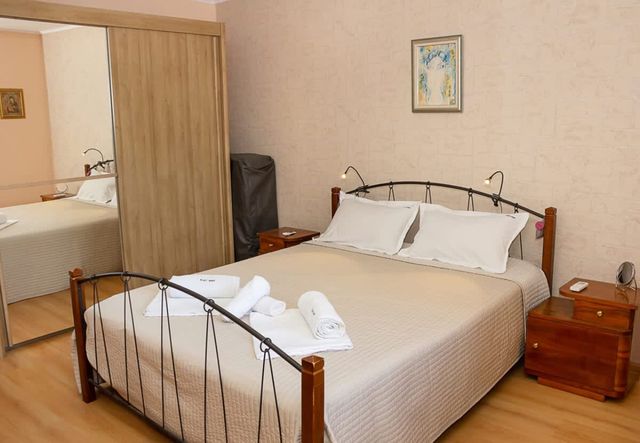 Cozy 1BD Apartment with Free Parking in the Area