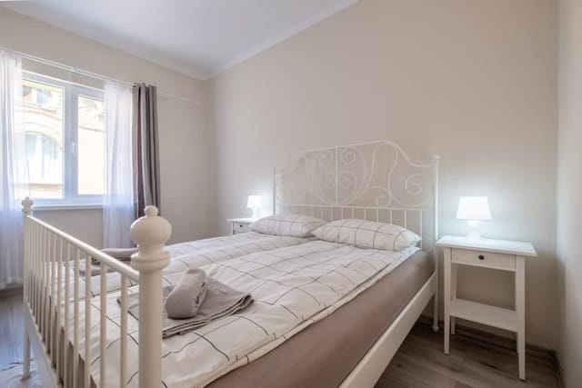 Central Charm  2BD apartment close to NDK