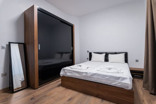 Modern 2BD/2BA Designer Apartment - Prime Location - Photo 4