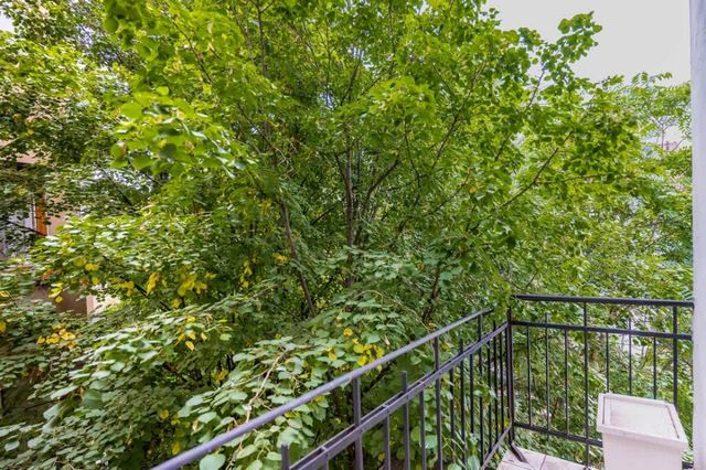 Sofia's Vintage Gem: Spacious 2BD Flat on Solunska