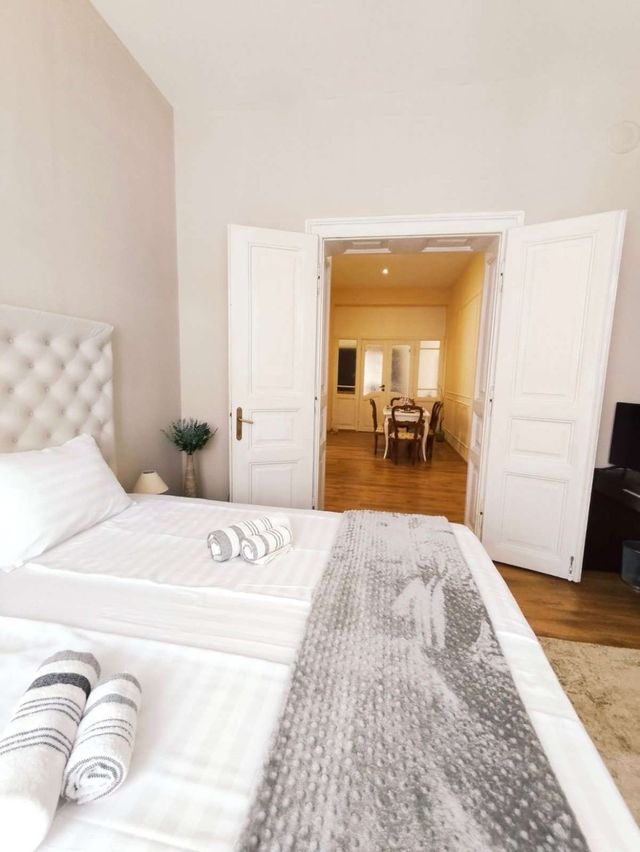 Apo Apartment - Top Center
