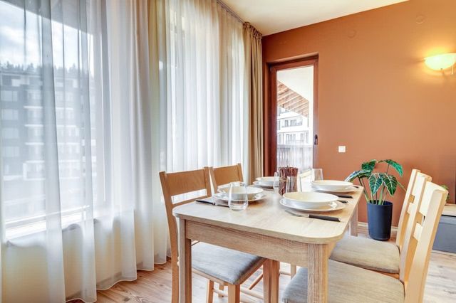 Cosy 1BD Apt w/ Free Parking and Balcony