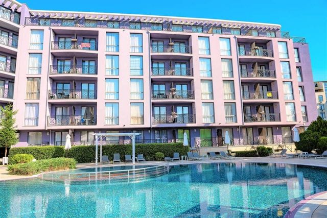 Cozy  pool view apartment on complex Rainbow 3