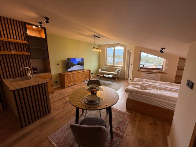 Detelina Mountain Retreat- Cozy Studio with Balcony