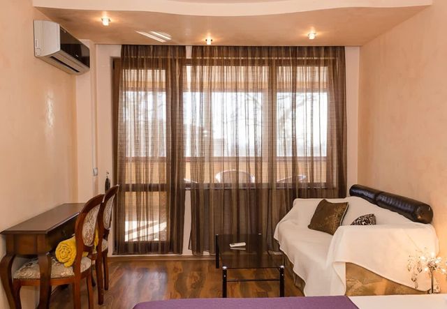 Varna Gem: 2BD Flat with Sunny Balcony