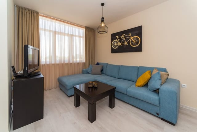Alma Apartment - Stylish 1BD Flat with Balcony