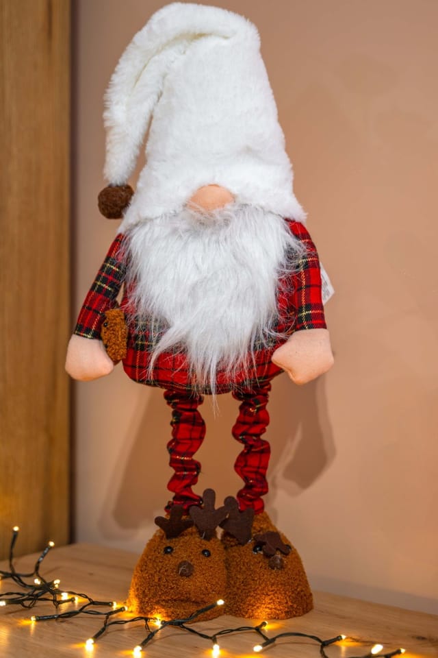 Warm & Stylish Retreat in a Quiet Area