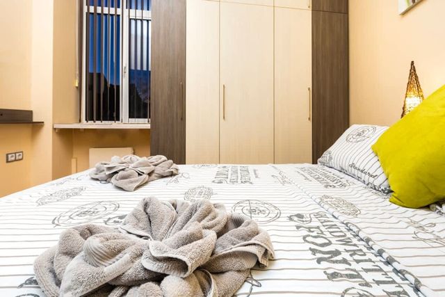 1BD Apartment with a Cute Balcony in Kapana