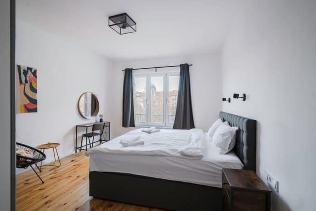 Luminous Central Retreat Spacious 2BD Apartment