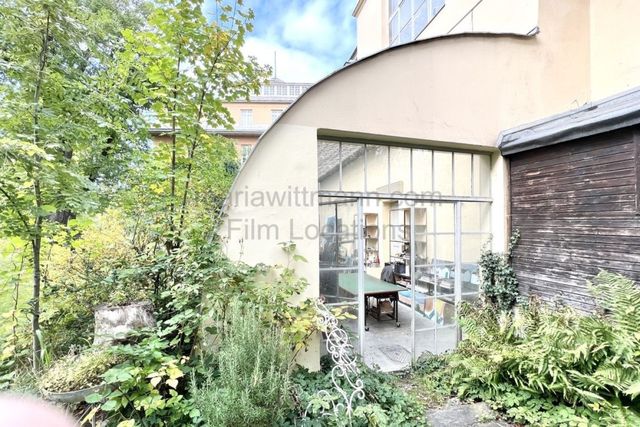 Historic Glass Conservatory and Artist Studio Space - Photo 2