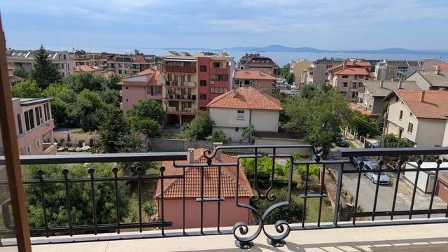 Modern Seaview Central Apartment in Sarafovo