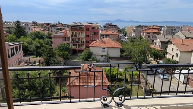 Modern Seaview Central Apartment in Sarafovo