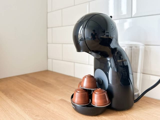 Scandinavian Charm - Central 1BD with Desk