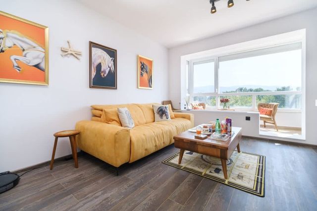 Serene Luxe Oasis Retreat on the Outskirts - Photo 2