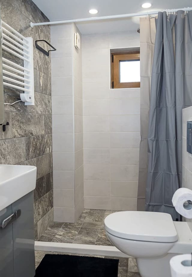 Private Villa with 5BD, Pool & Stunning Sea Views