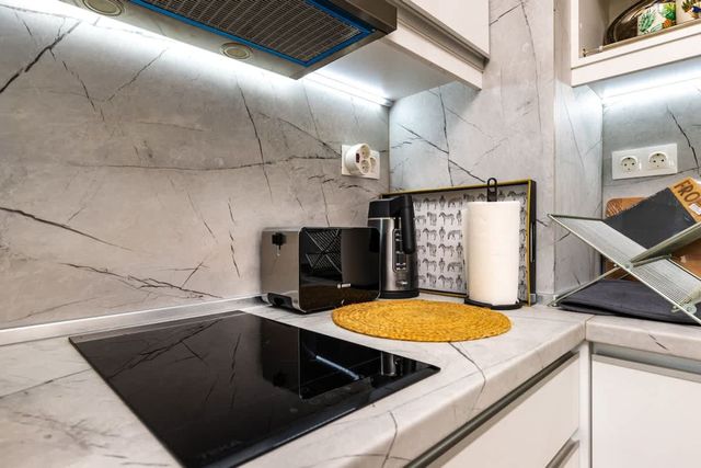 Exclusive One-Bedroom Retreat + Private Parking