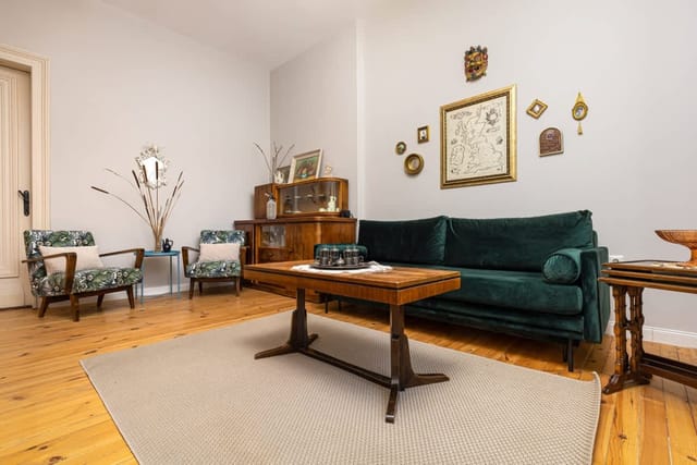 The Old Town Vintage 2-Bedroom Jewel