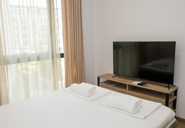 Modern 2-Bedroom Flat with Balcony in Azur Premium