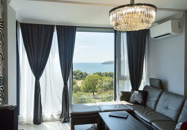 Royal View –Luxury 2BR Apartment with Sea Panorama