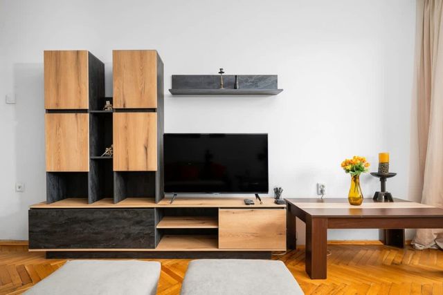 The Cosmopolitan Shine 1-BDR Pet-Friendly Flat