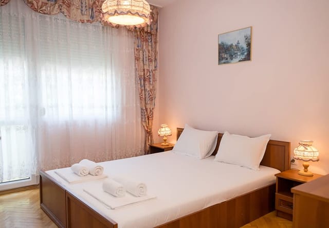 Sunny 2-Bedroom Flat near Sea Garden|Chayka, Varna - Photo 2