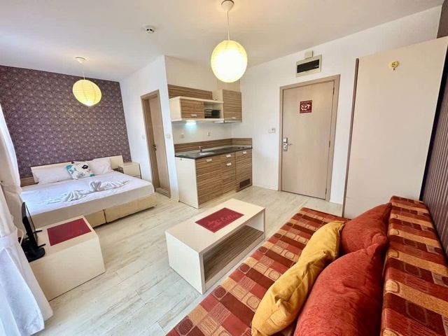 Cozy Rainbow 3  studio direct to the pool