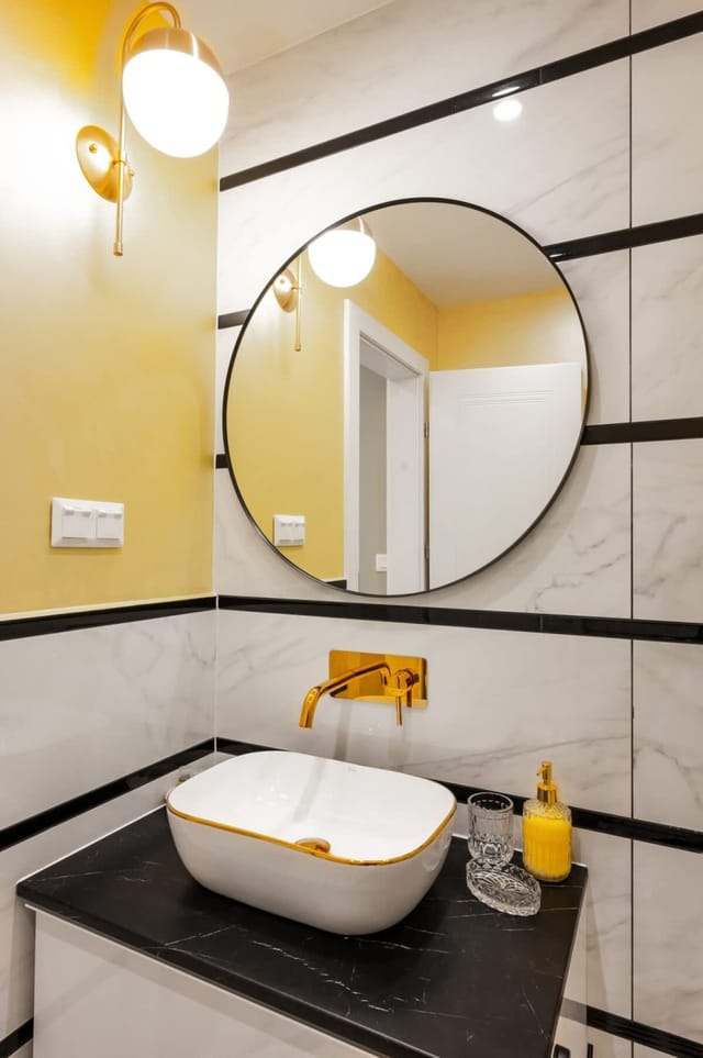 Top Center 2BD Luxurious Flat with Shared Terrace