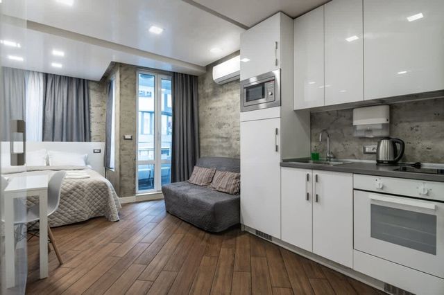 Designer Studio | High-Speed Wi-Fi + AC + Balcony