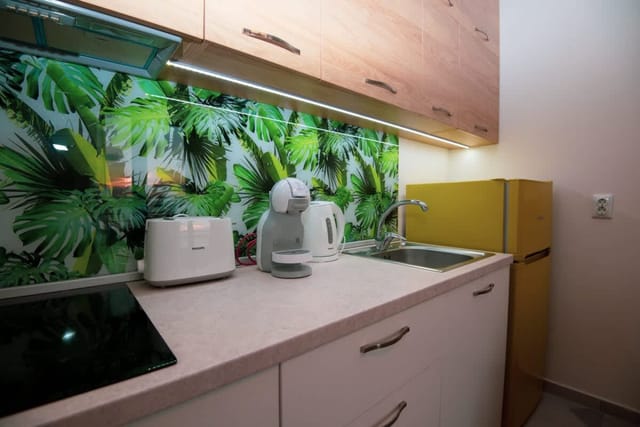 Romantic Getaway 1-BD Apartment with Sea View - Photo 3