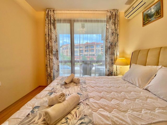 Cozy 1-Bedroom Apartment in Royal Bay