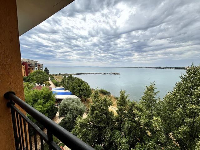 Cozy  Sea view apartament  Marina Cape